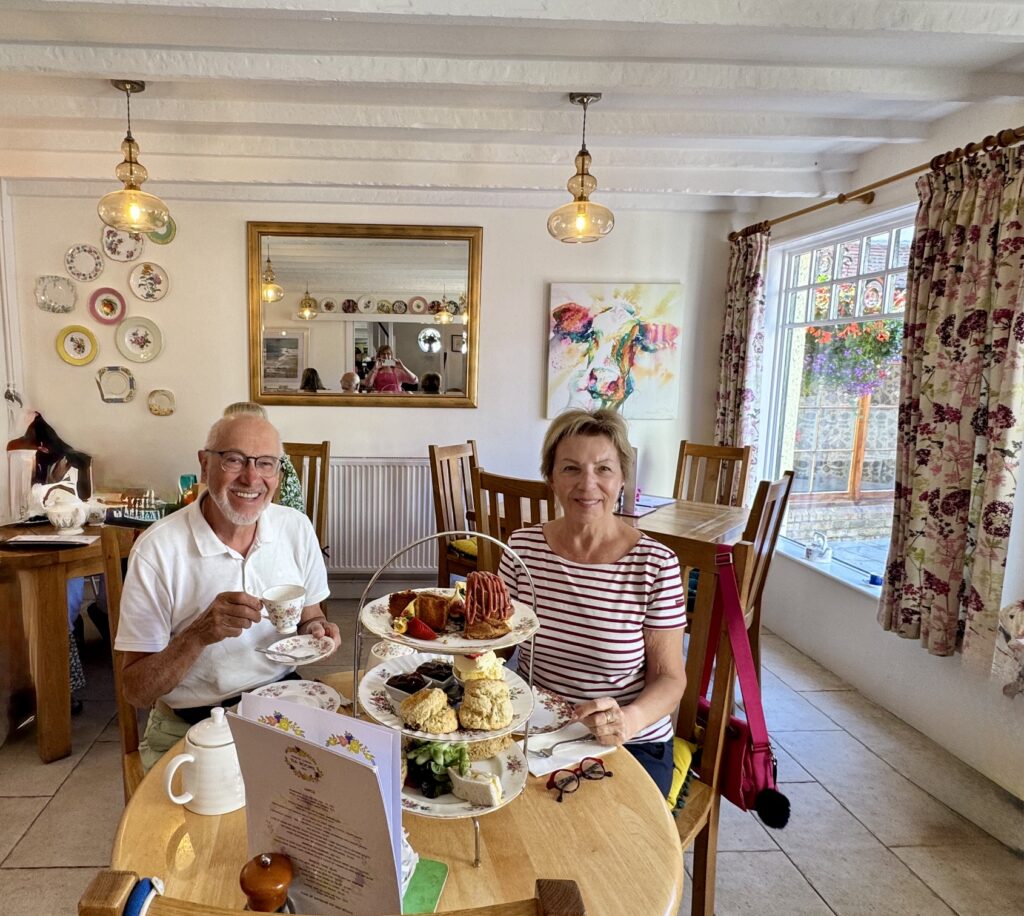Lustley, Dartmoor. 3:07:26. Primer afternoon tea at The Primrose.